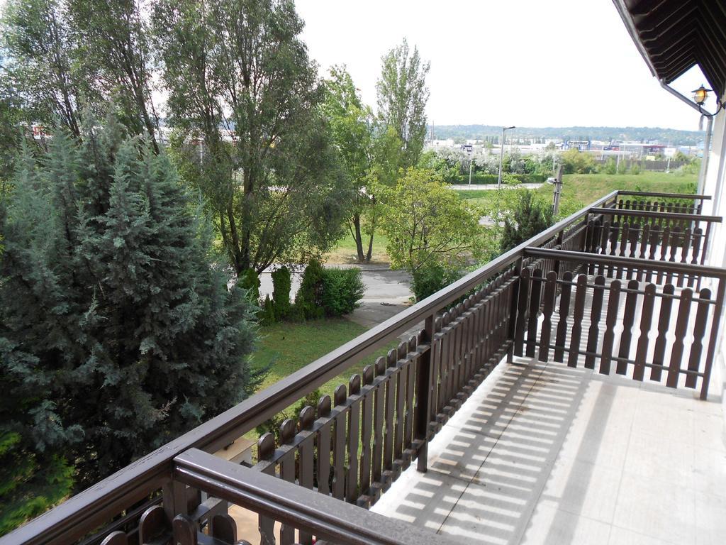 Peregrino Panzio Bed & Breakfast Budaörs Dış mekan fotoğraf