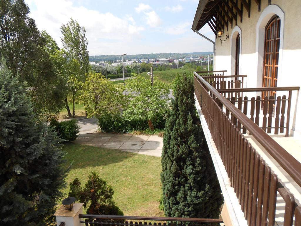 Peregrino Panzio Bed & Breakfast Budaörs Dış mekan fotoğraf