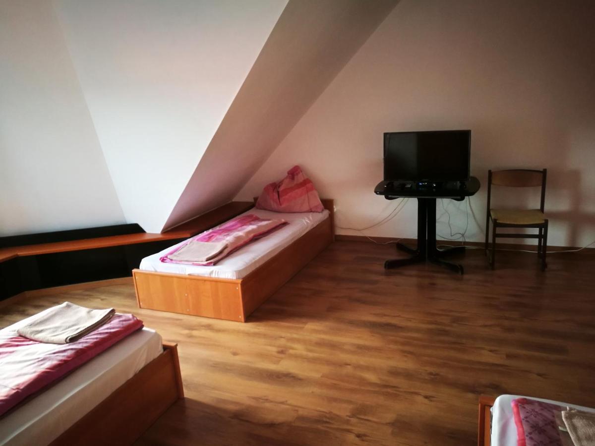 Peregrino Panzio Bed & Breakfast Budaörs Dış mekan fotoğraf